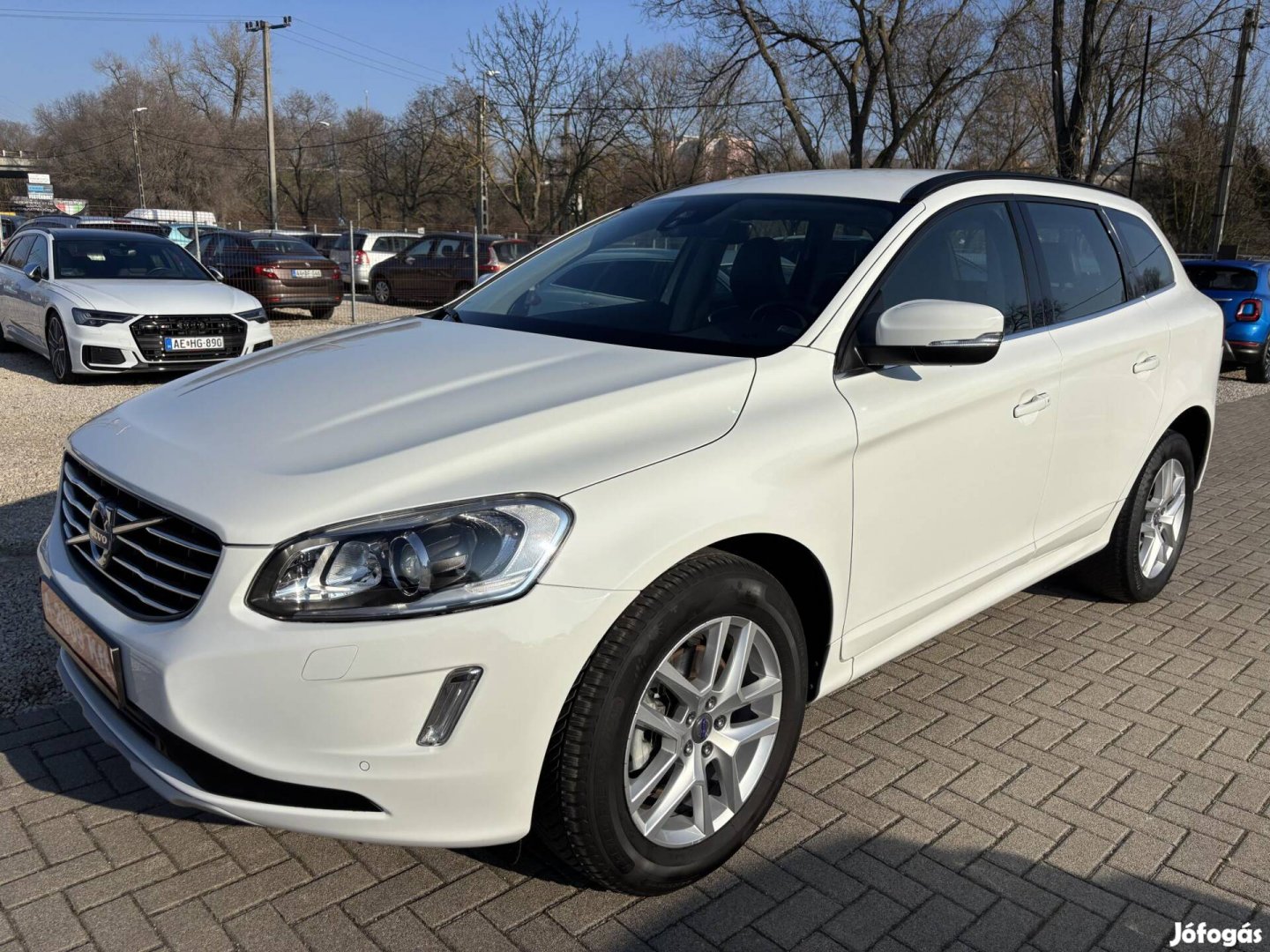 Volvo XC60 2.0 D [D3] Momentum Geartronic FWD T...